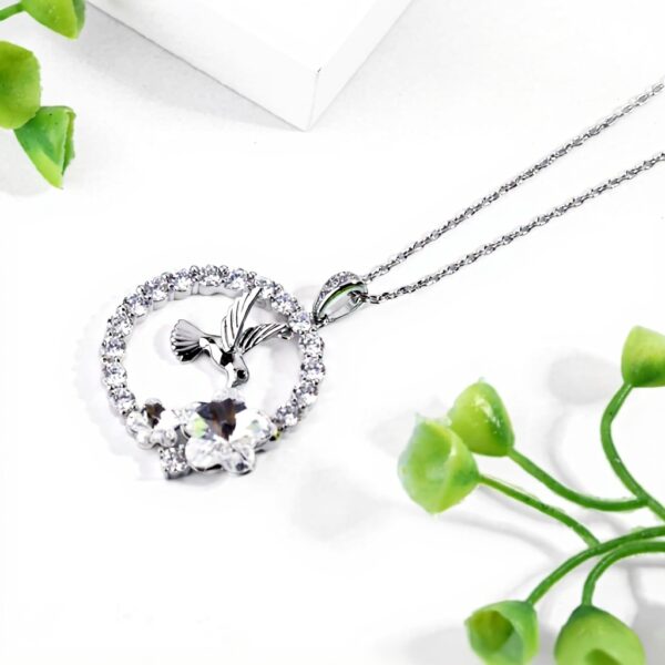 Collier colibri Finrezio plaqué or 18 carats cristal