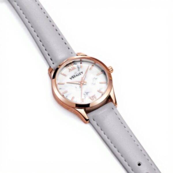 Montre Femme Simple Résistante à lEau Bracelet Acier